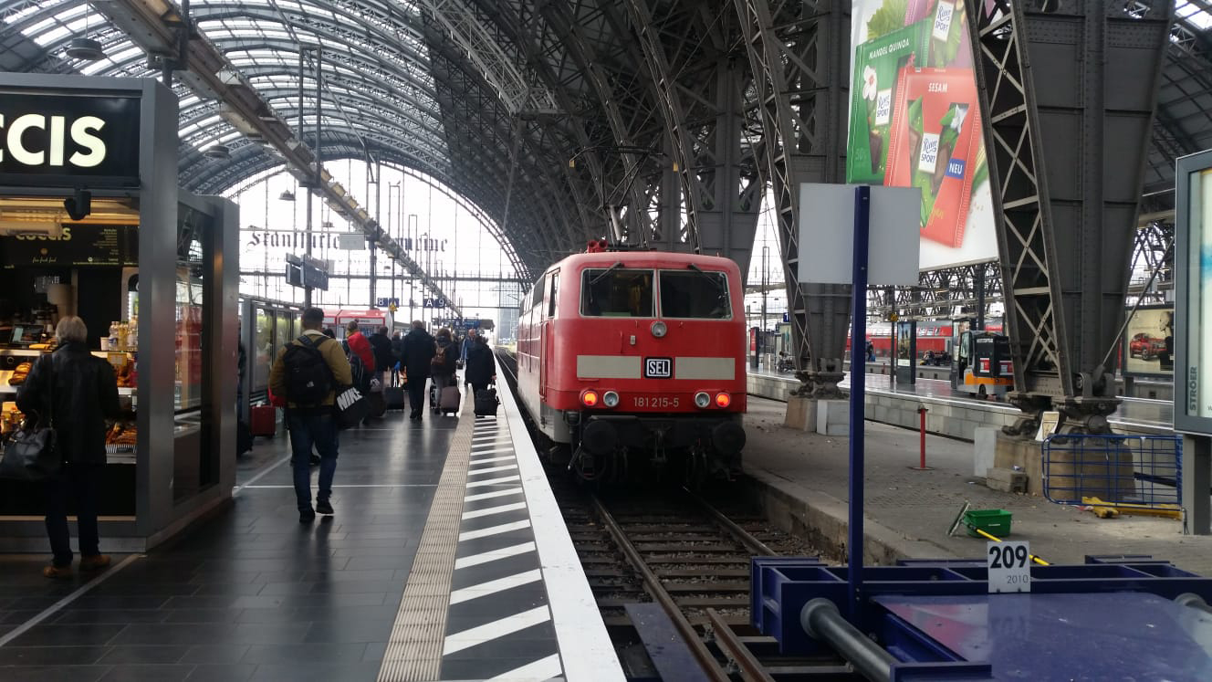 Übernahme der Lok 181-215 am 30.10.2019 von der DB-Fernverkehr in Frankfurt/Main_03
